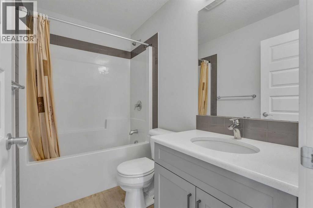7 Corner Meadows Common Ne, Calgary, AB - Indoor Photo Showing Bathroom