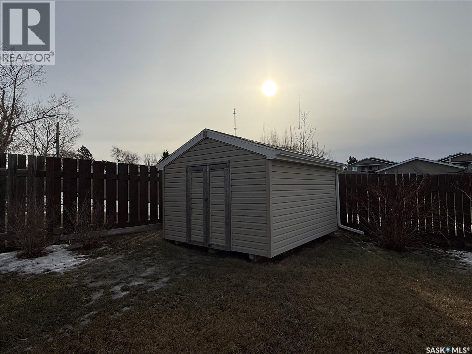4 7Th Avenue Se, Weyburn, SK - Outdoor