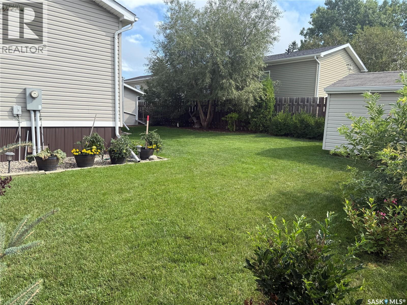 4 7Th Avenue Se, Weyburn, SK - Outdoor