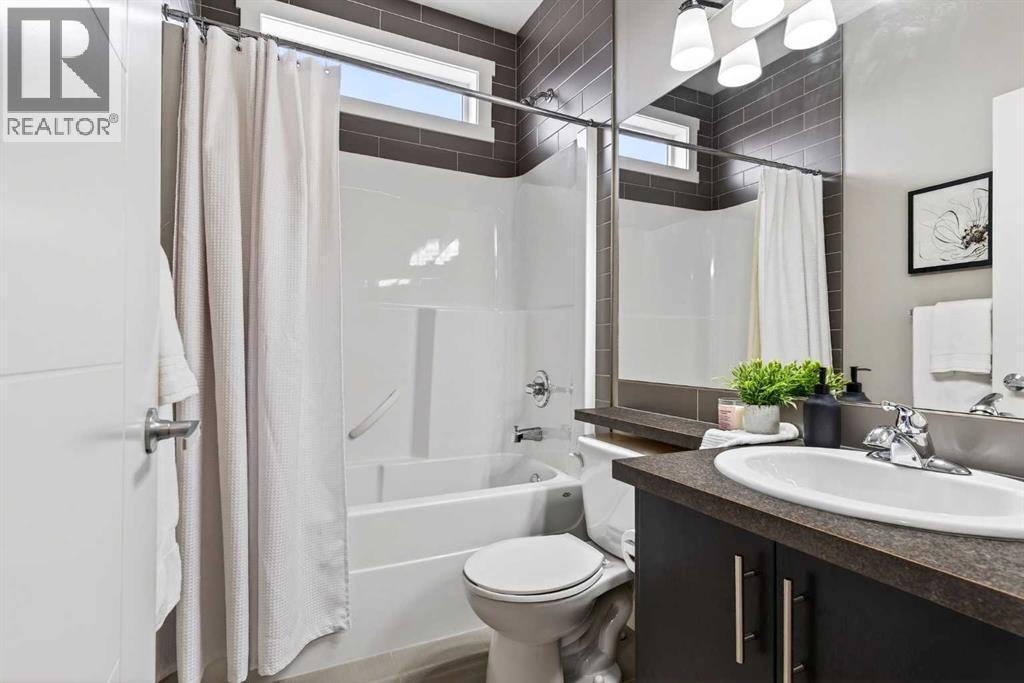 404 Redstone View Ne, Calgary, AB - Indoor Photo Showing Bathroom