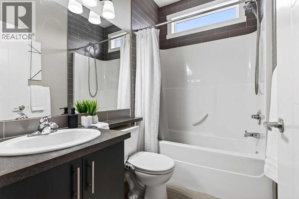 404 Redstone View Ne, Calgary, AB - Indoor Photo Showing Bathroom