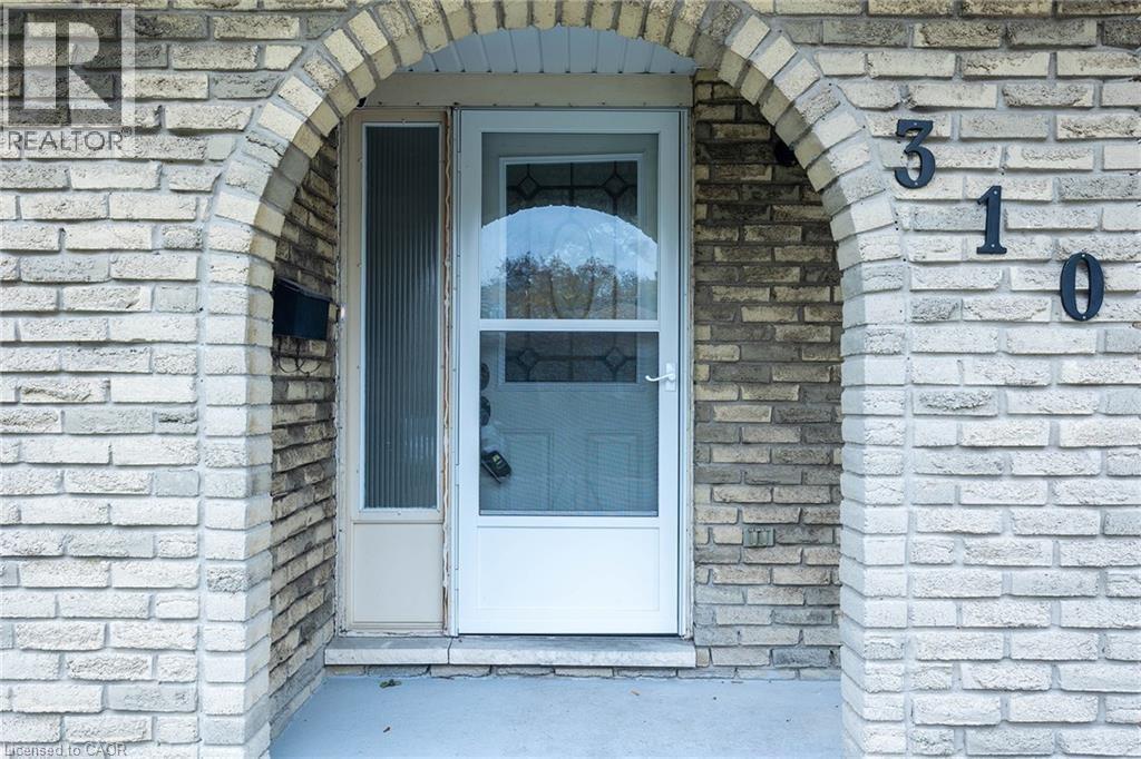Property entrance - 310 Magnolia Drive, Hamilton, ON - Outdoor