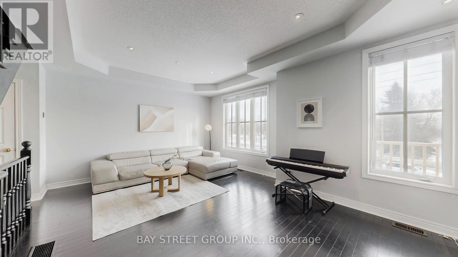 2914 Elgin Mills Road E, Markham, ON - Indoor Photo Showing Living Room