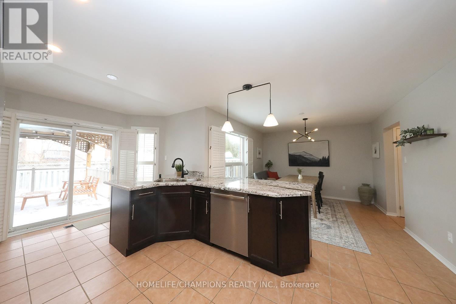 6200 Maple Gate Circle, Mississauga, ON - Indoor Photo Showing Kitchen