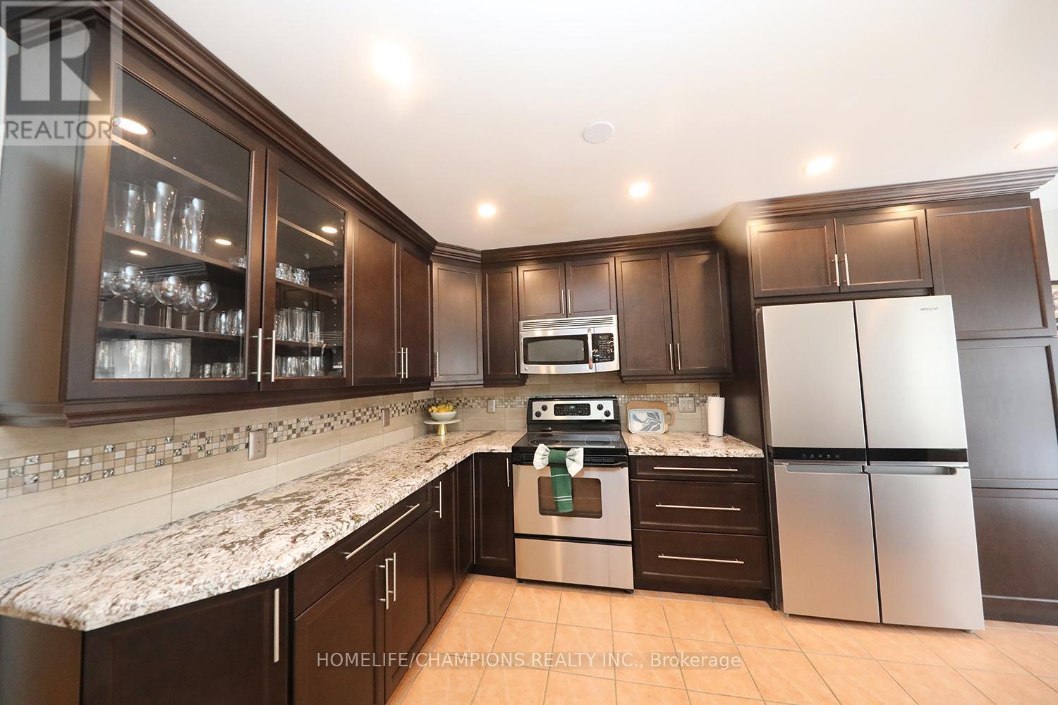 6200 Maple Gate Circle, Mississauga, ON - Indoor Photo Showing Kitchen