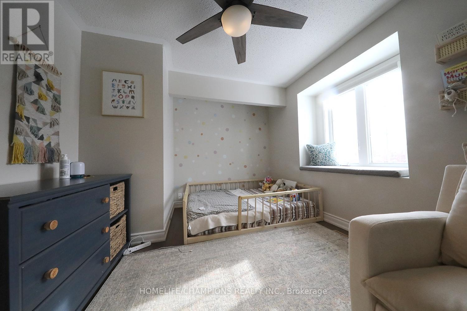 6200 Maple Gate Circle, Mississauga, ON - Indoor Photo Showing Bedroom