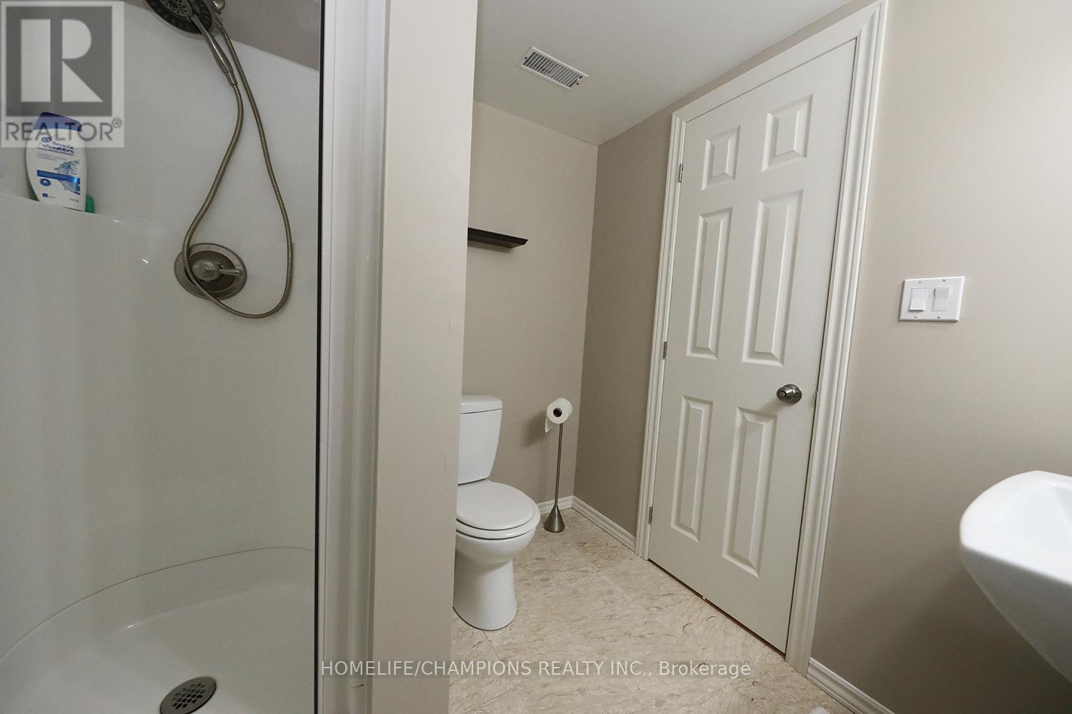 6200 Maple Gate Circle, Mississauga, ON - Indoor Photo Showing Bathroom