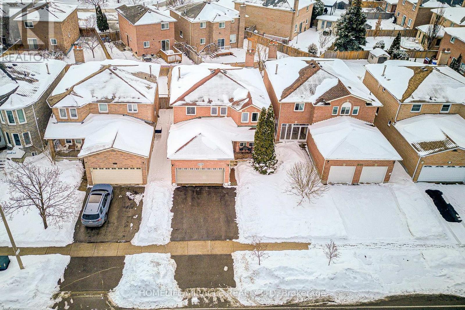 5128 Guildwood Way, Mississauga, ON - Outdoor With Facade