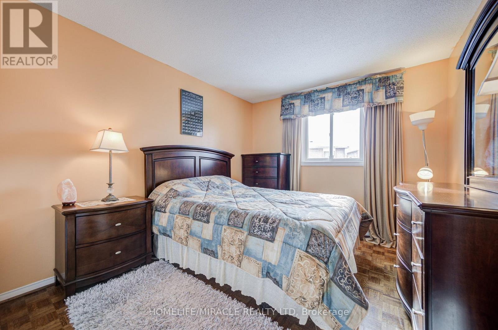5128 Guildwood Way, Mississauga, ON - Indoor Photo Showing Bedroom
