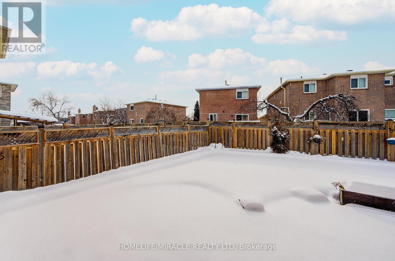 5128 Guildwood Way, Mississauga, ON - Outdoor