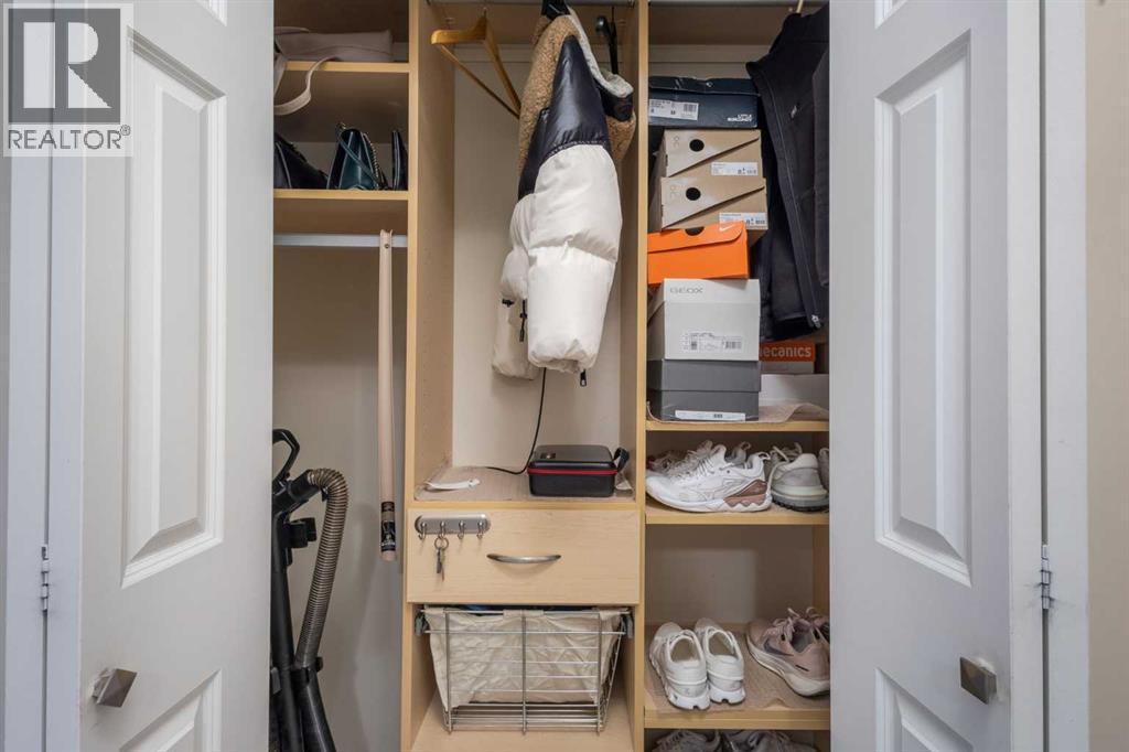 8103, 14 Hemlock Crescent Sw, Calgary, AB - Indoor