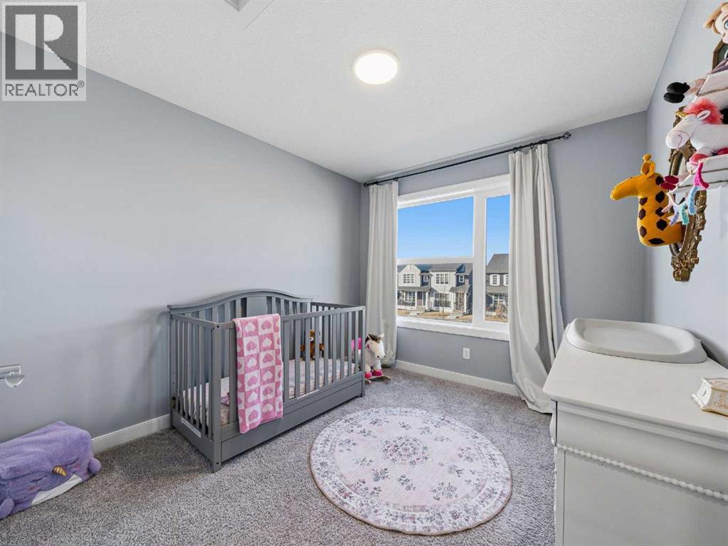 124 Highview Gate Se, Airdrie, AB - Indoor Photo Showing Bedroom