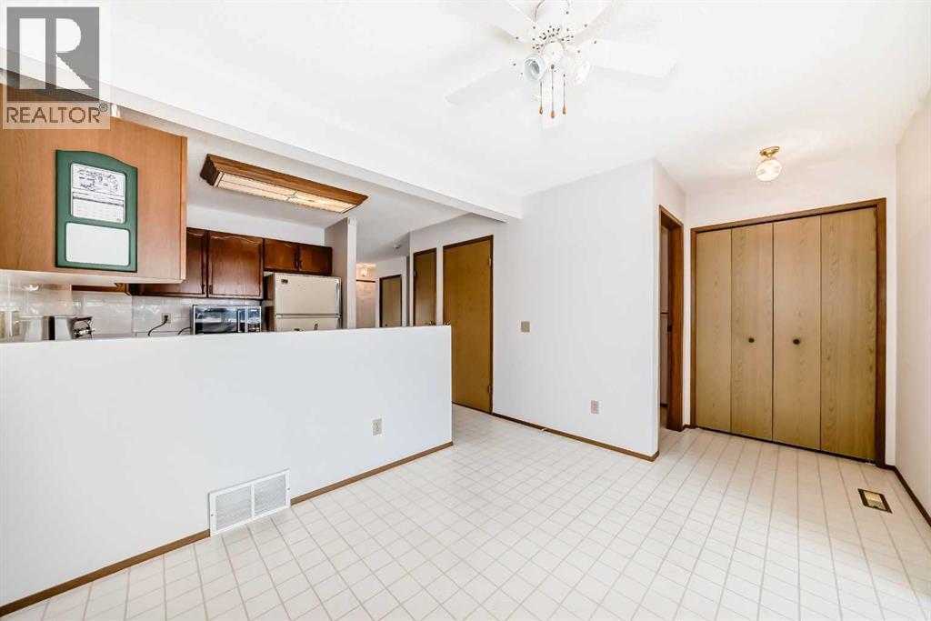 108, 1 Aberdeen Way, Stony Plain, AB - Indoor Photo Showing Kitchen