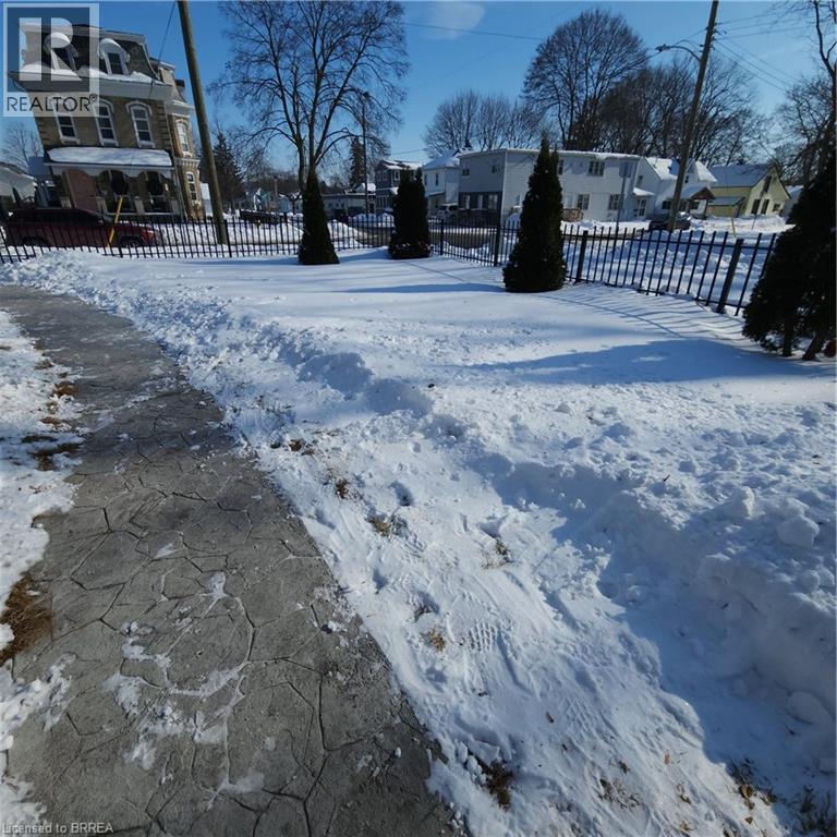 218 Talbot Street S, Simcoe, ON - Outdoor