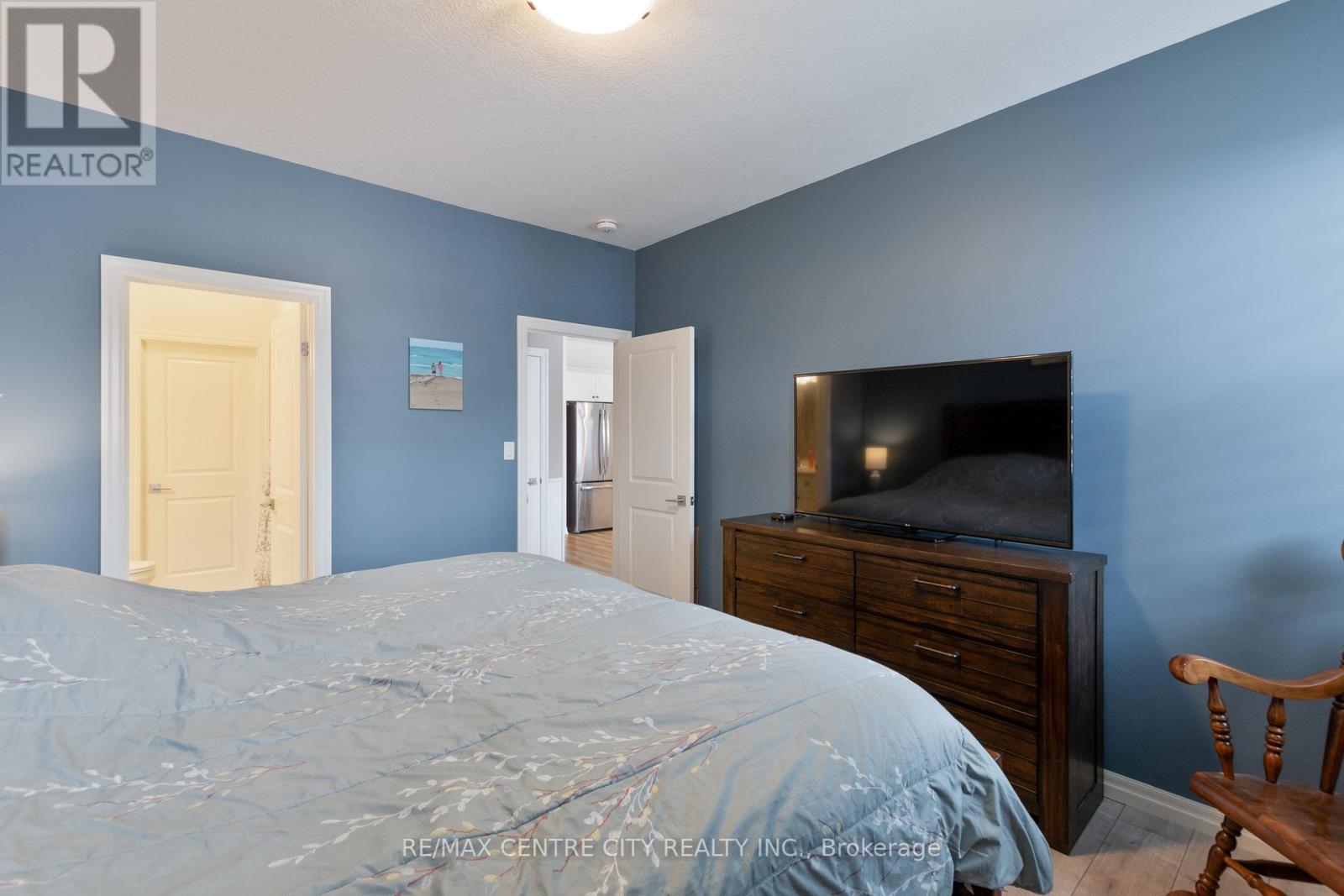 24 Renaissance Drive, St. Thomas, ON - Indoor Photo Showing Bedroom