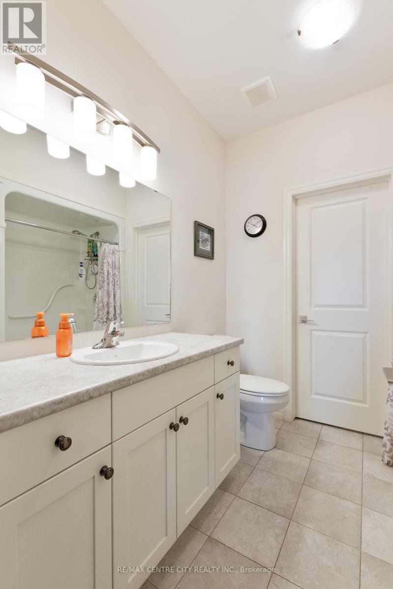 24 Renaissance Drive, St. Thomas, ON - Indoor Photo Showing Bathroom