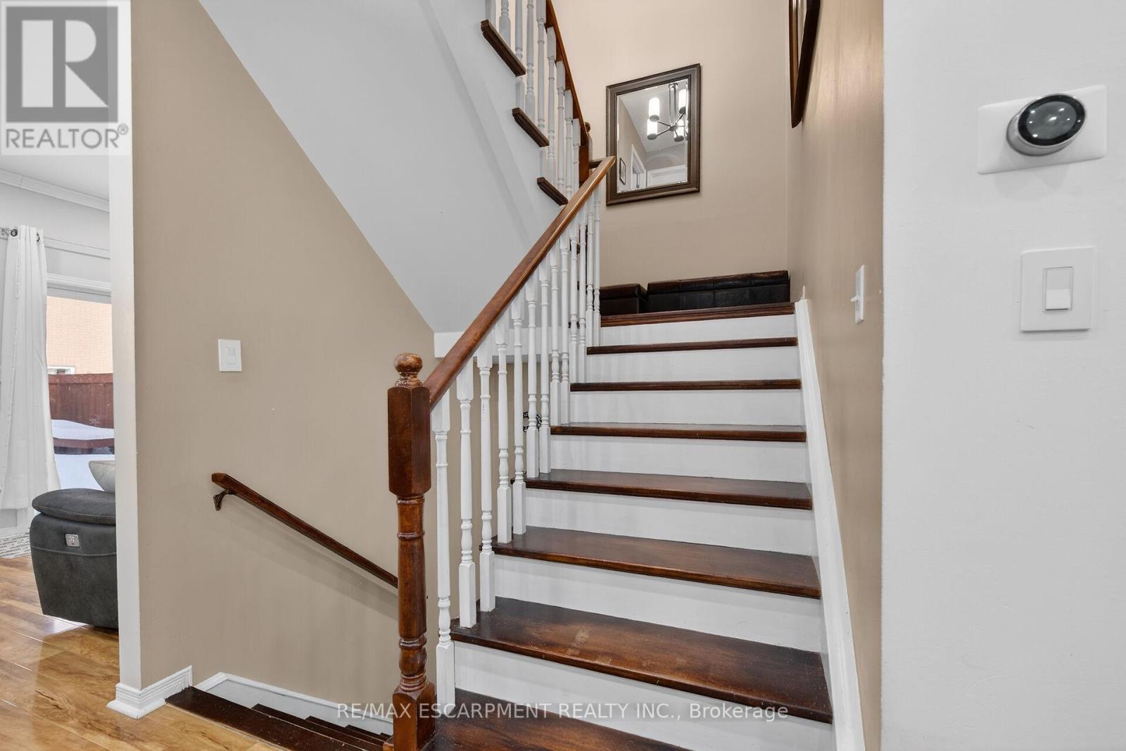 33 Panorama Way, Hamilton, ON - Indoor Photo Showing Other Room