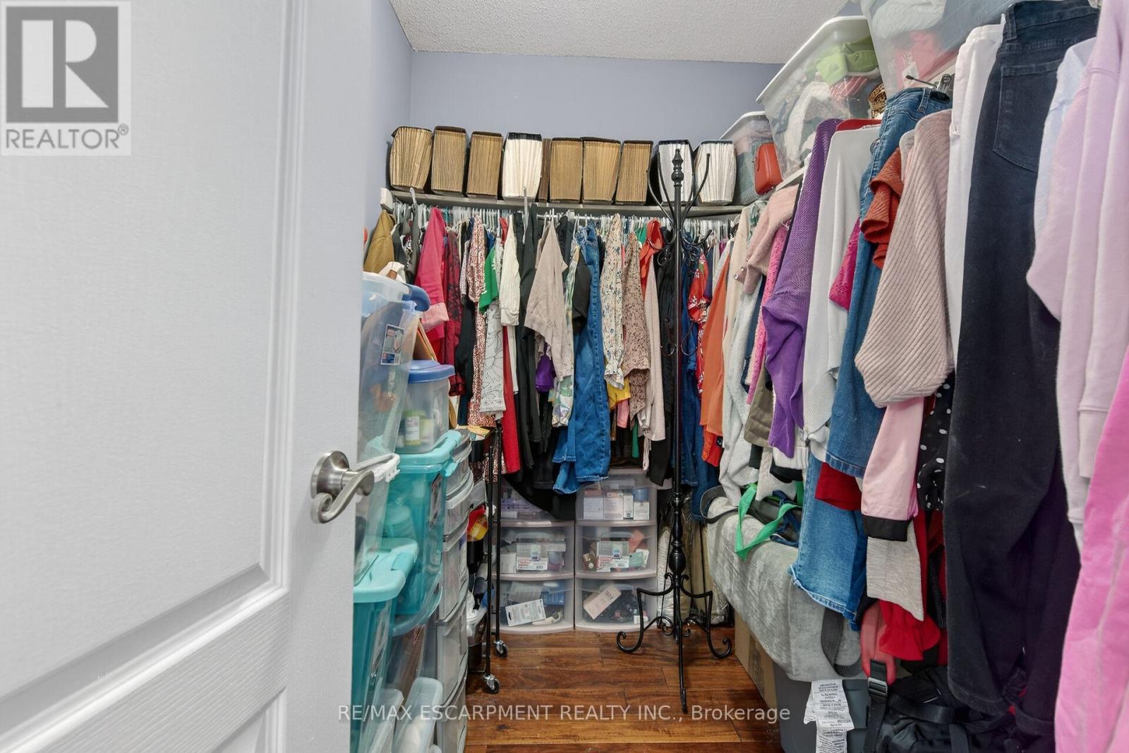 33 Panorama Way, Hamilton, ON - Indoor With Storage