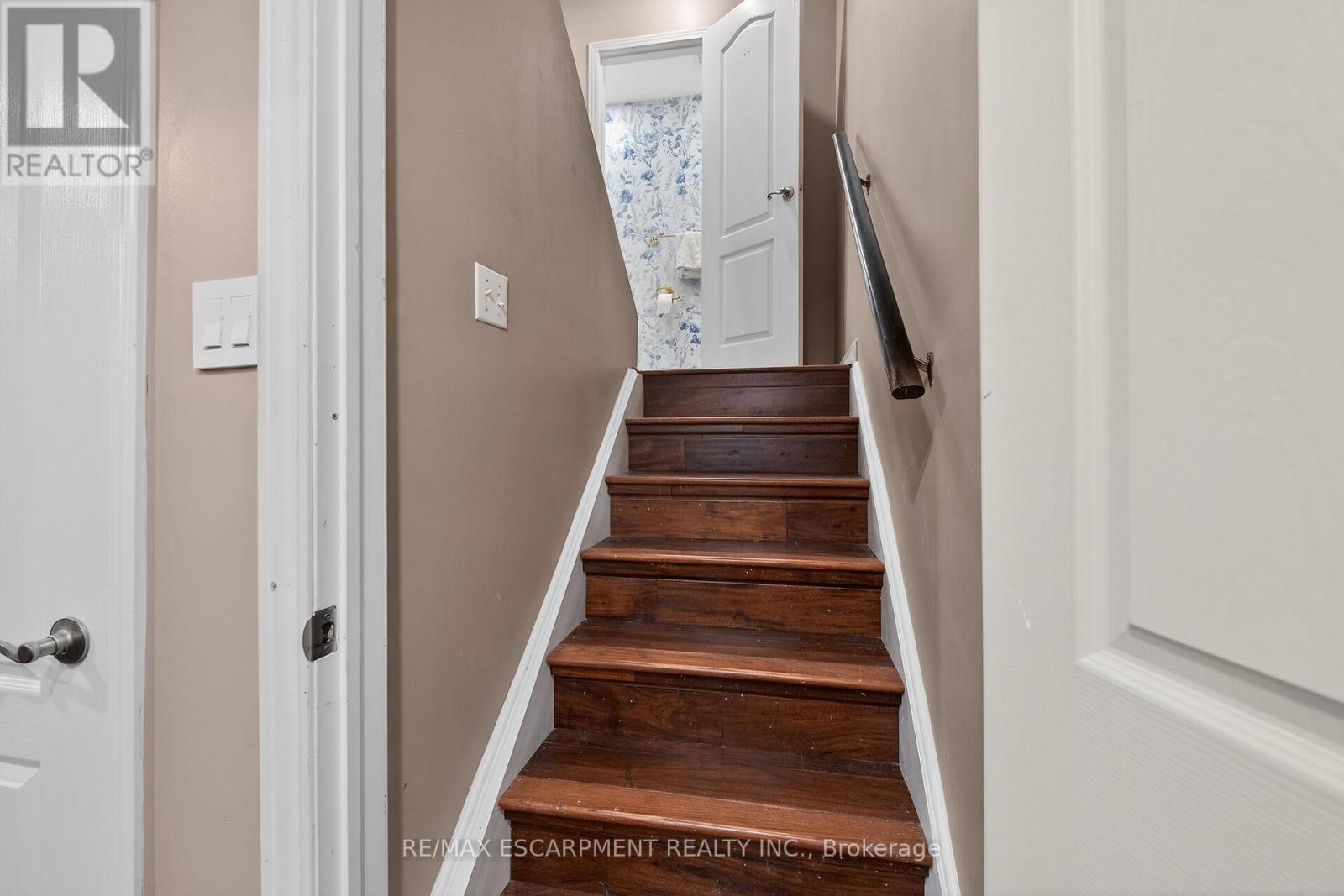 33 Panorama Way, Hamilton, ON - Indoor Photo Showing Other Room