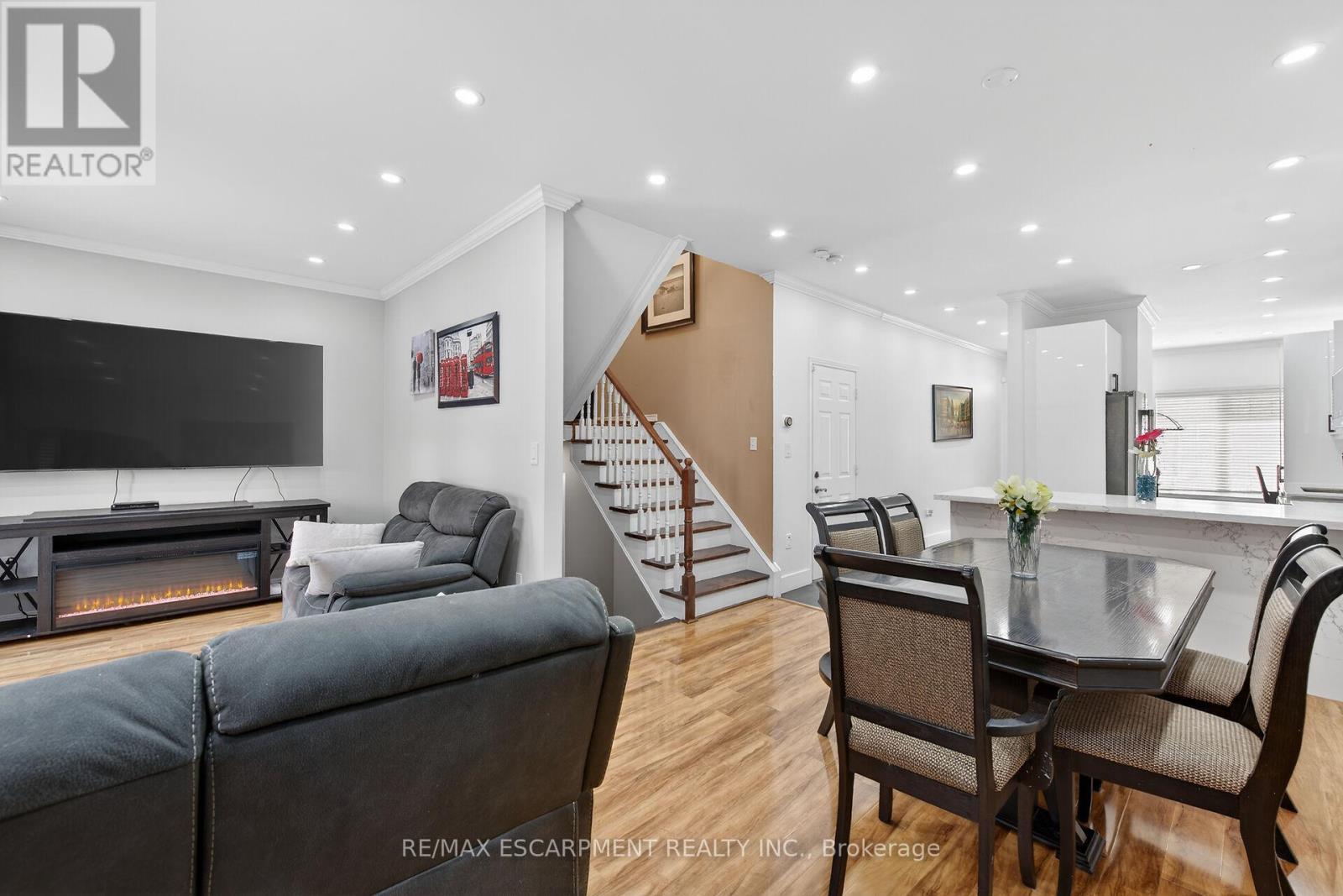 33 Panorama Way, Hamilton, ON - Indoor