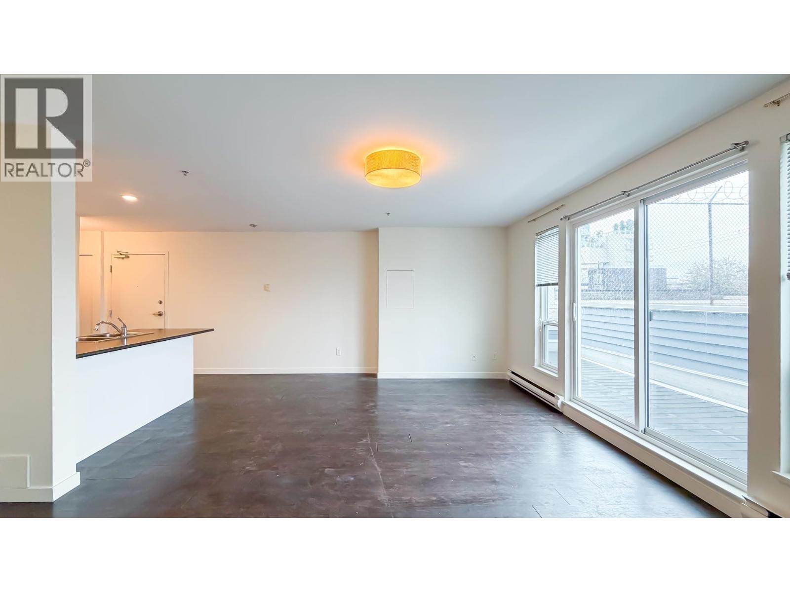 477 Powell Street, Vancouver, BC - Indoor Photo Showing Other Room