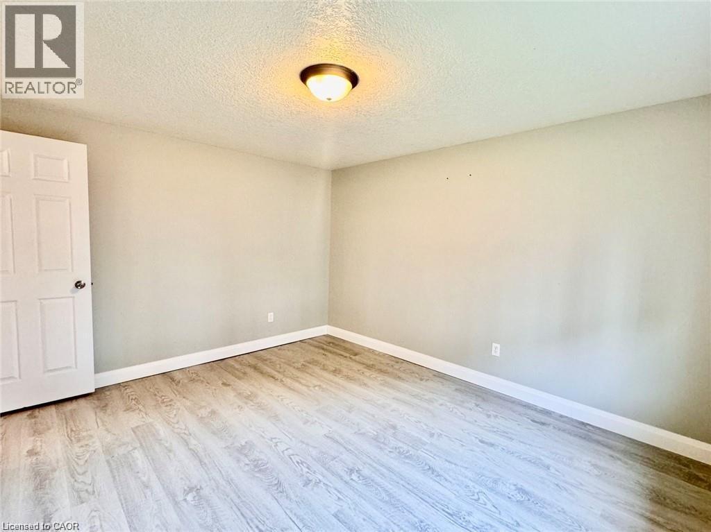 229 Sunny Meadow Court, Kitchener, ON - Indoor Photo Showing Other Room