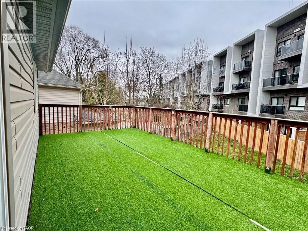 229 Sunny Meadow Court, Kitchener, ON - Outdoor