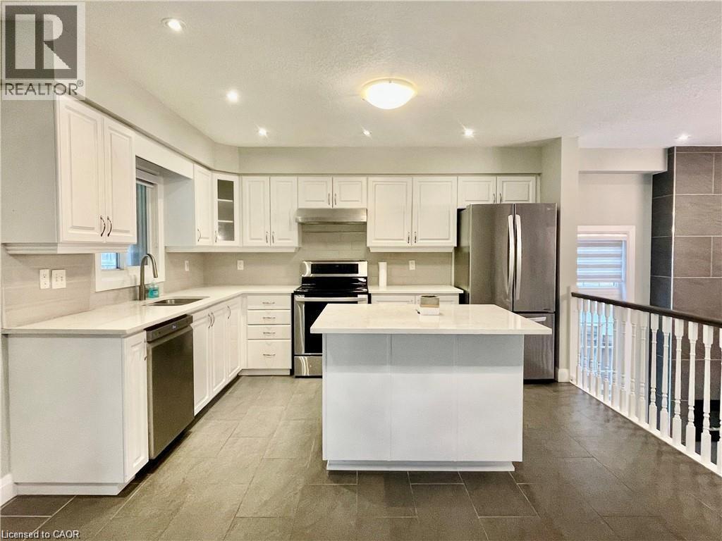229 Sunny Meadow Court, Kitchener, ON - Indoor Photo Showing Kitchen