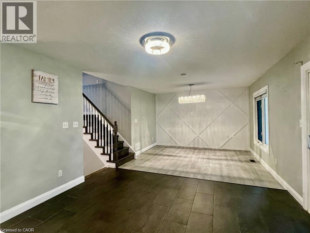 229 Sunny Meadow Court, Kitchener, ON - Indoor Photo Showing Other Room