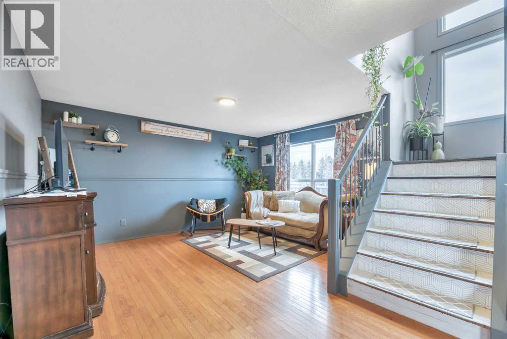 512 Highland Close, Strathmore, AB - Indoor