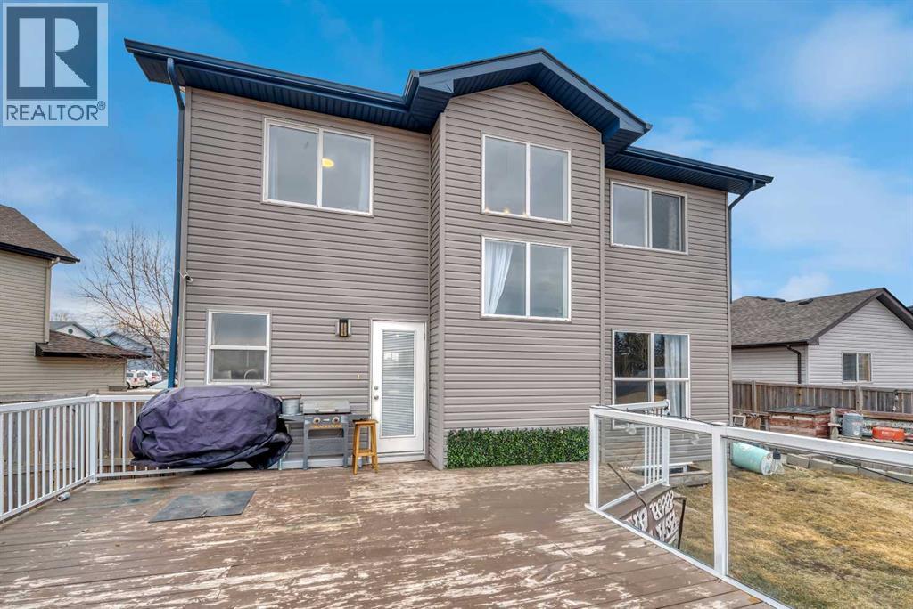 512 Highland Close, Strathmore, AB - Outdoor With Exterior