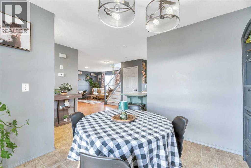 512 Highland Close, Strathmore, AB - Indoor