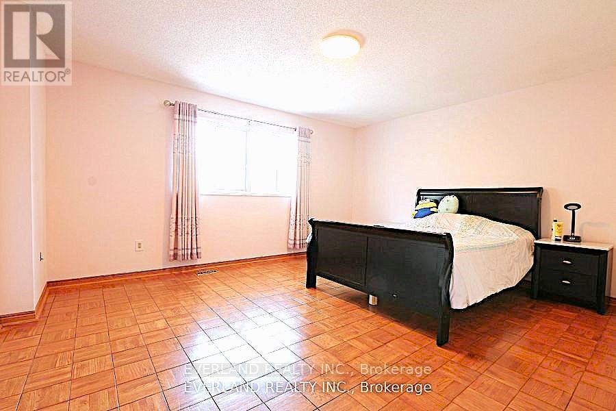 87 Kyla Crescent, Markham, ON - Indoor Photo Showing Bedroom