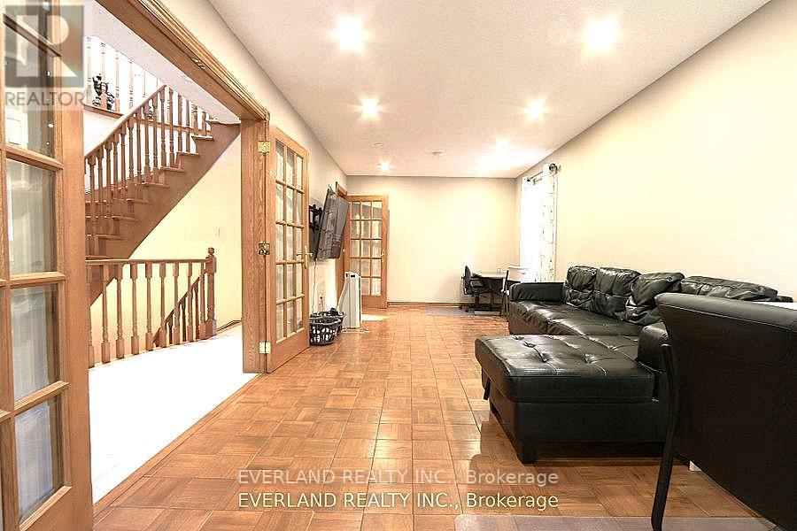 87 Kyla Crescent, Markham, ON - Indoor Photo Showing Other Room