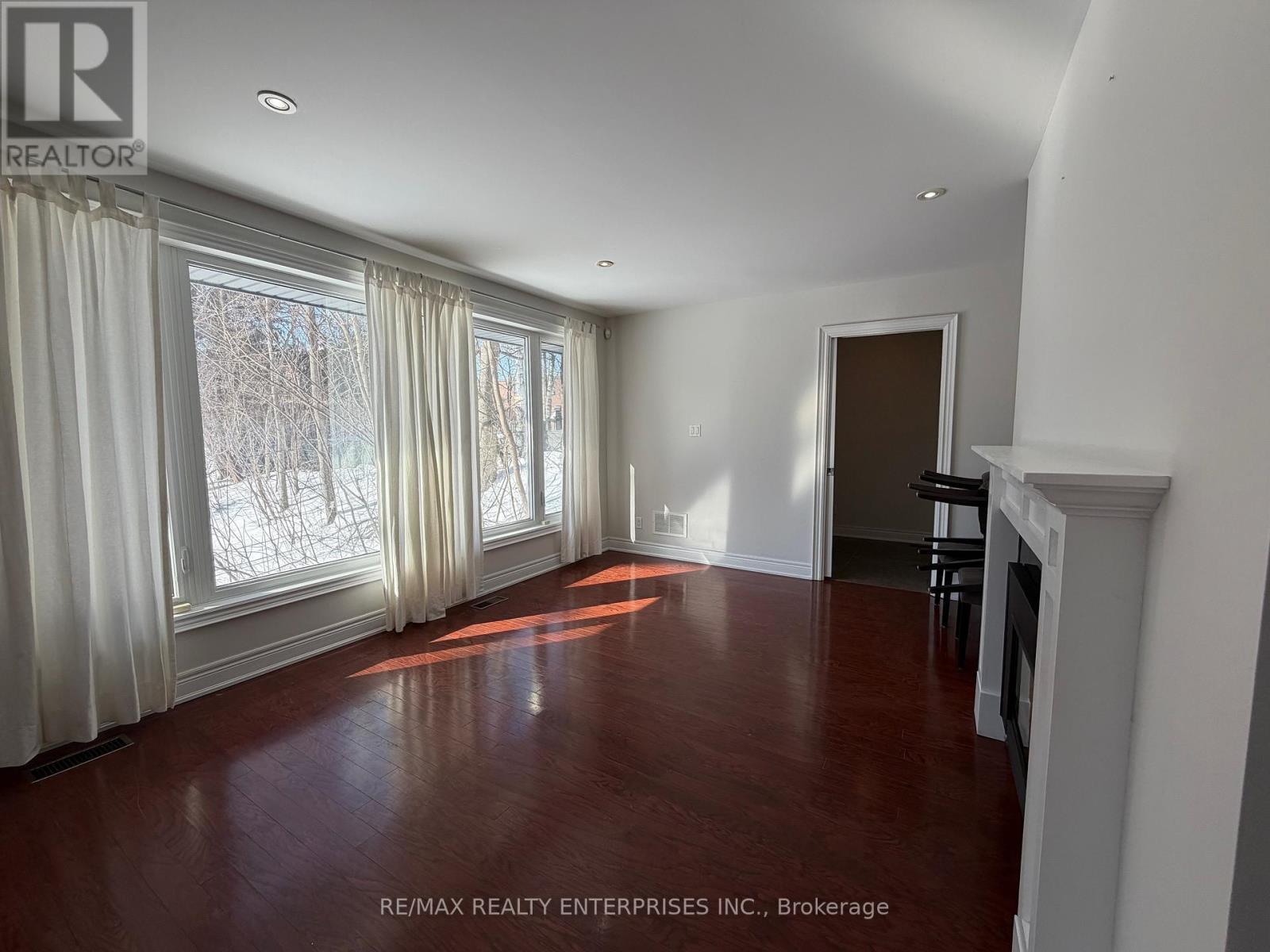 860 Clarkson Road S, Mississauga, ON - Indoor Photo Showing Other Room