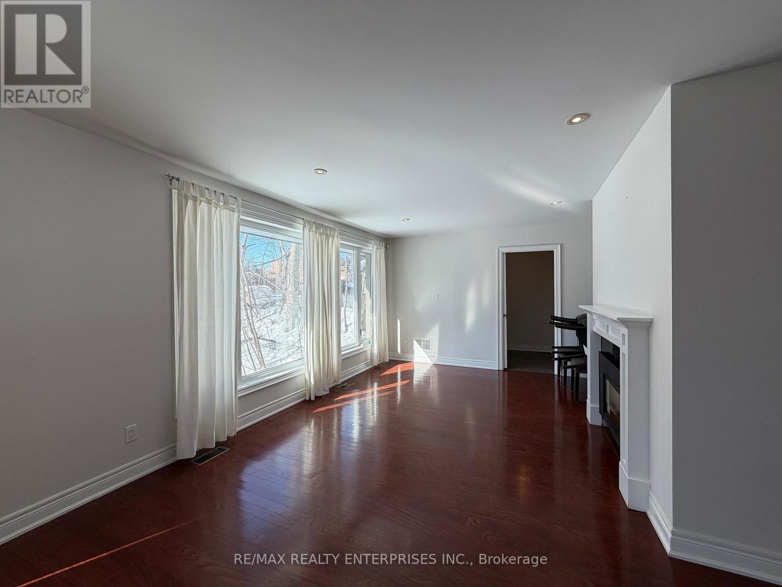 860 Clarkson Road S, Mississauga, ON - Indoor Photo Showing Other Room