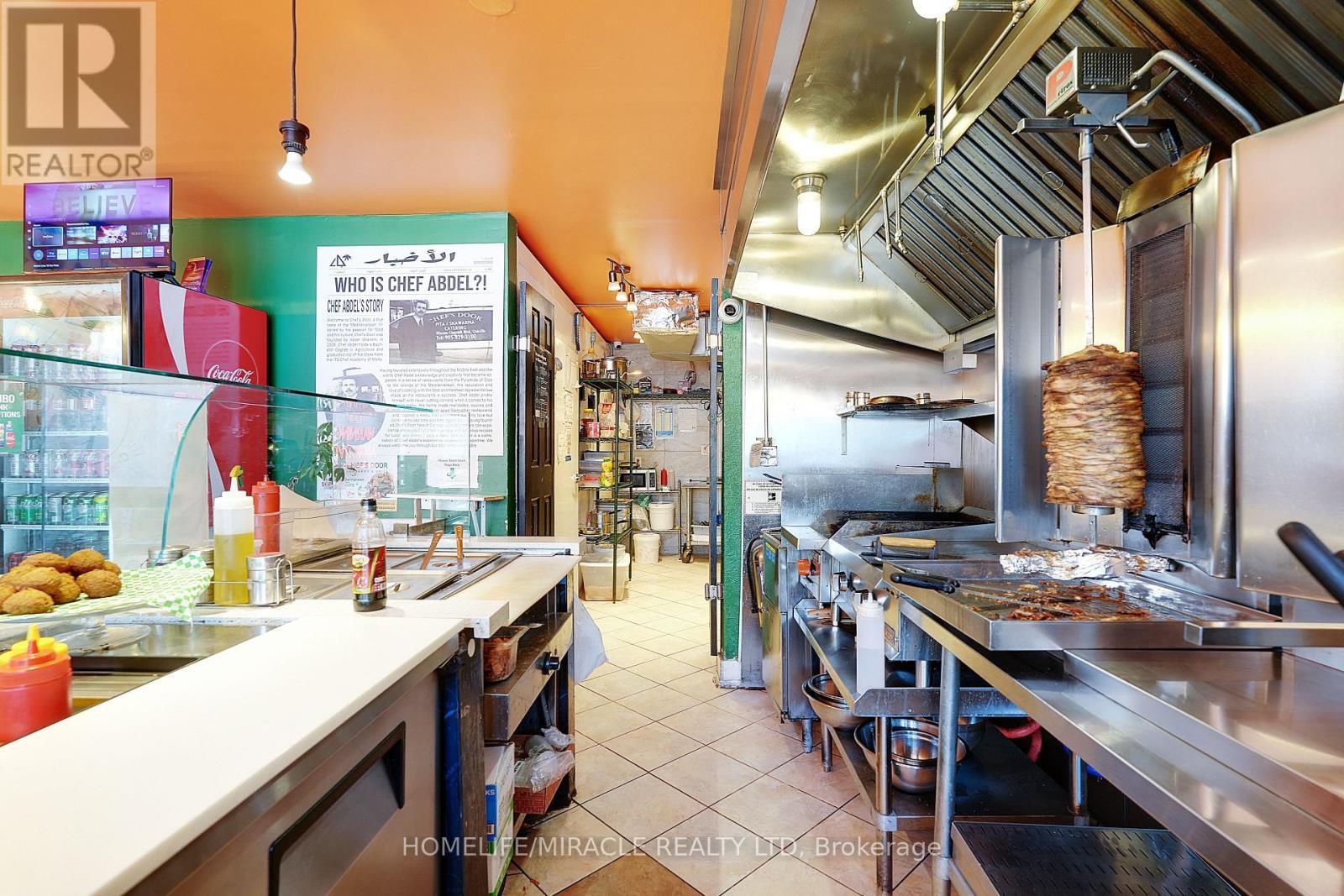 723 Lakeshore Road E, Mississauga, ON