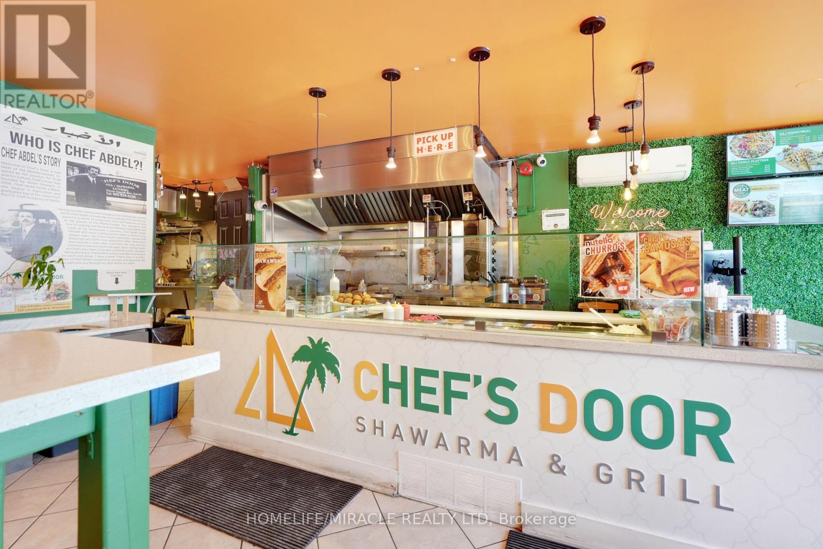 723 Lakeshore Road E, Mississauga, ON