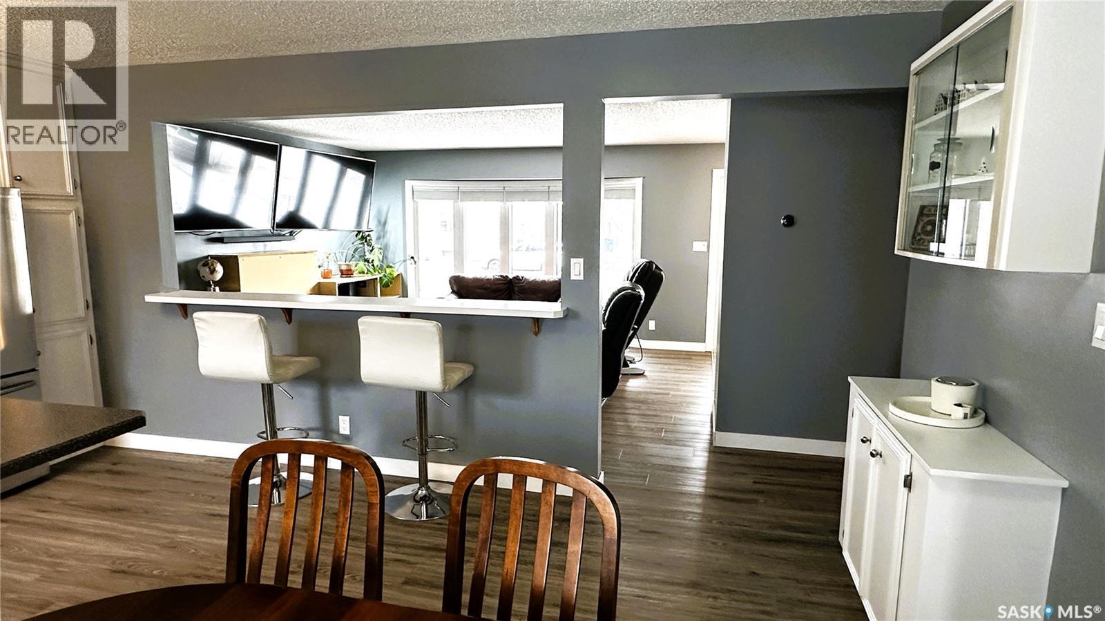 131 Dunsmore Drive, Regina, SK - Indoor Photo Showing Dining Room