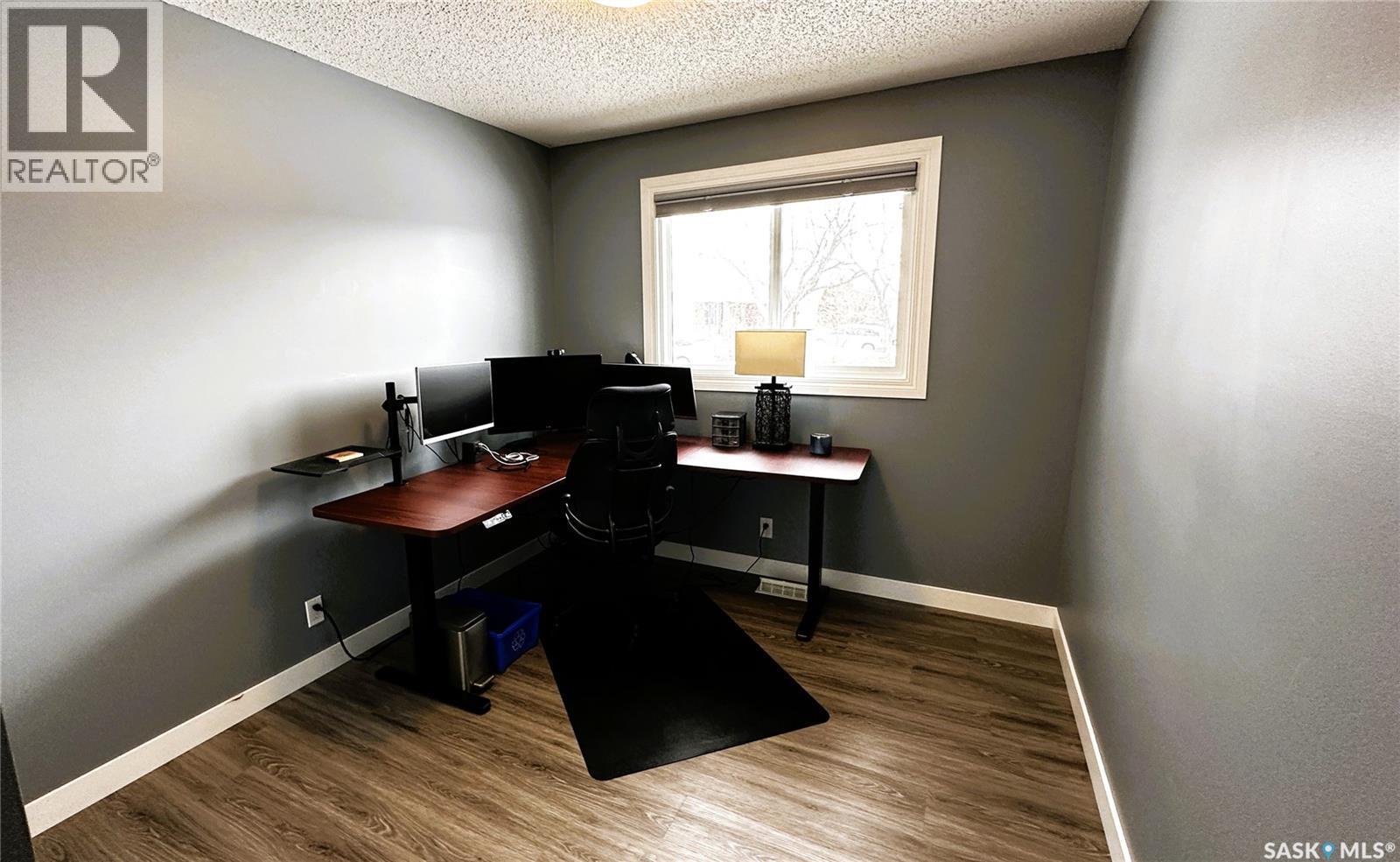 131 Dunsmore Drive, Regina, SK - Indoor Photo Showing Office