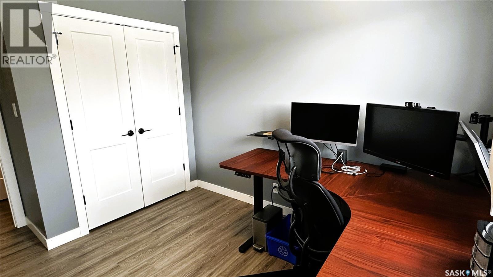 131 Dunsmore Drive, Regina, SK - Indoor Photo Showing Office