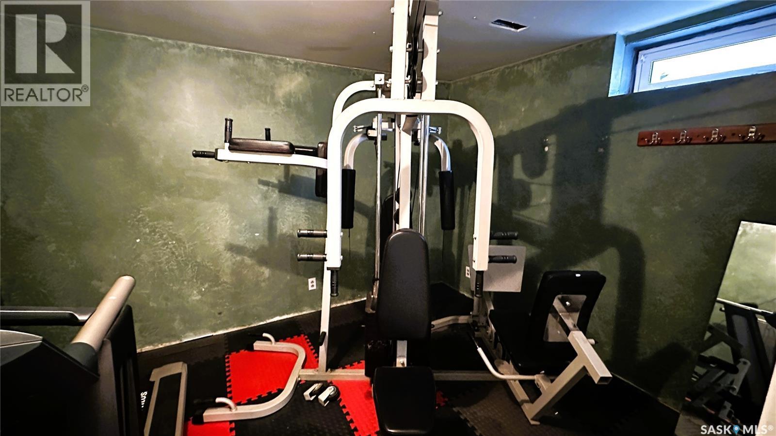 131 Dunsmore Drive, Regina, SK - Indoor