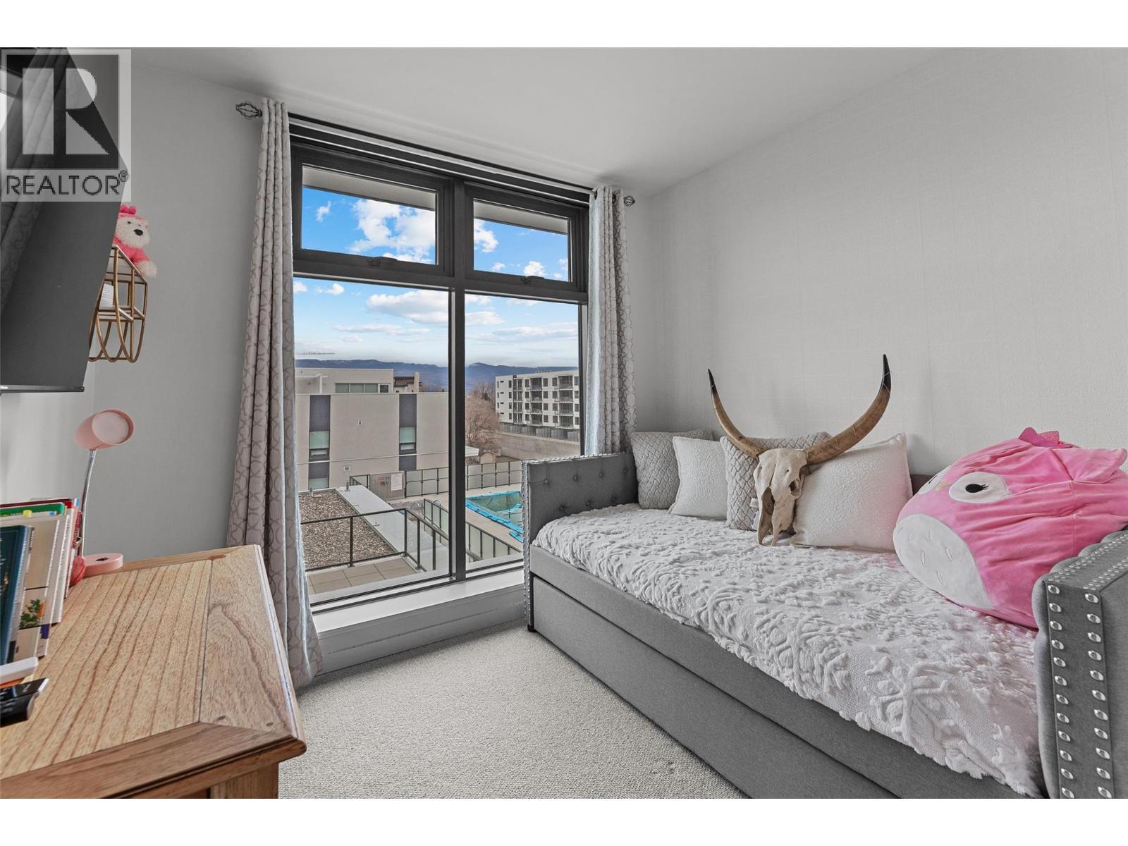 485 Groves Avenue Unit# 505, Kelowna, BC - Indoor Photo Showing Bedroom