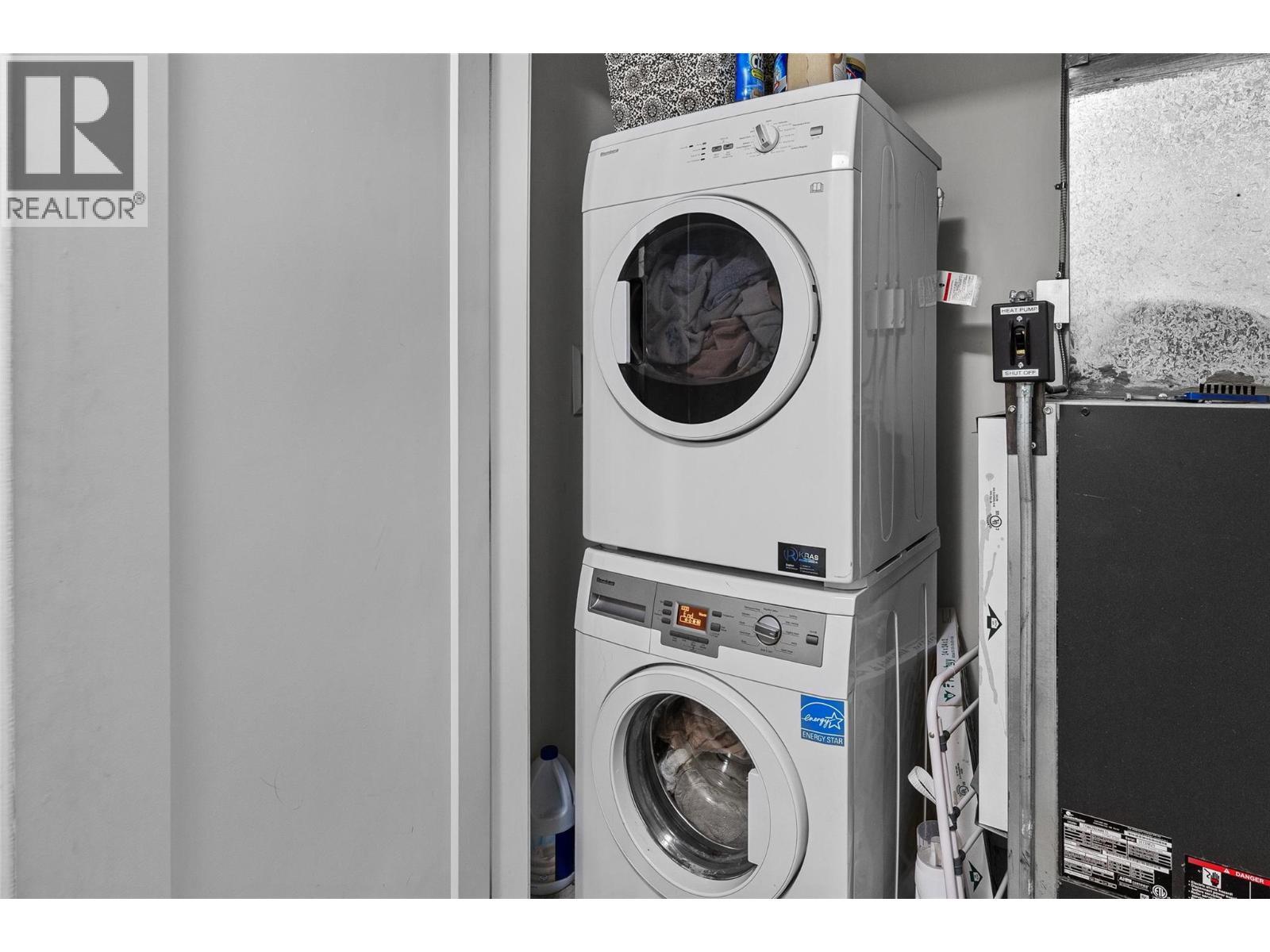 485 Groves Avenue Unit# 505, Kelowna, BC - Indoor Photo Showing Laundry Room