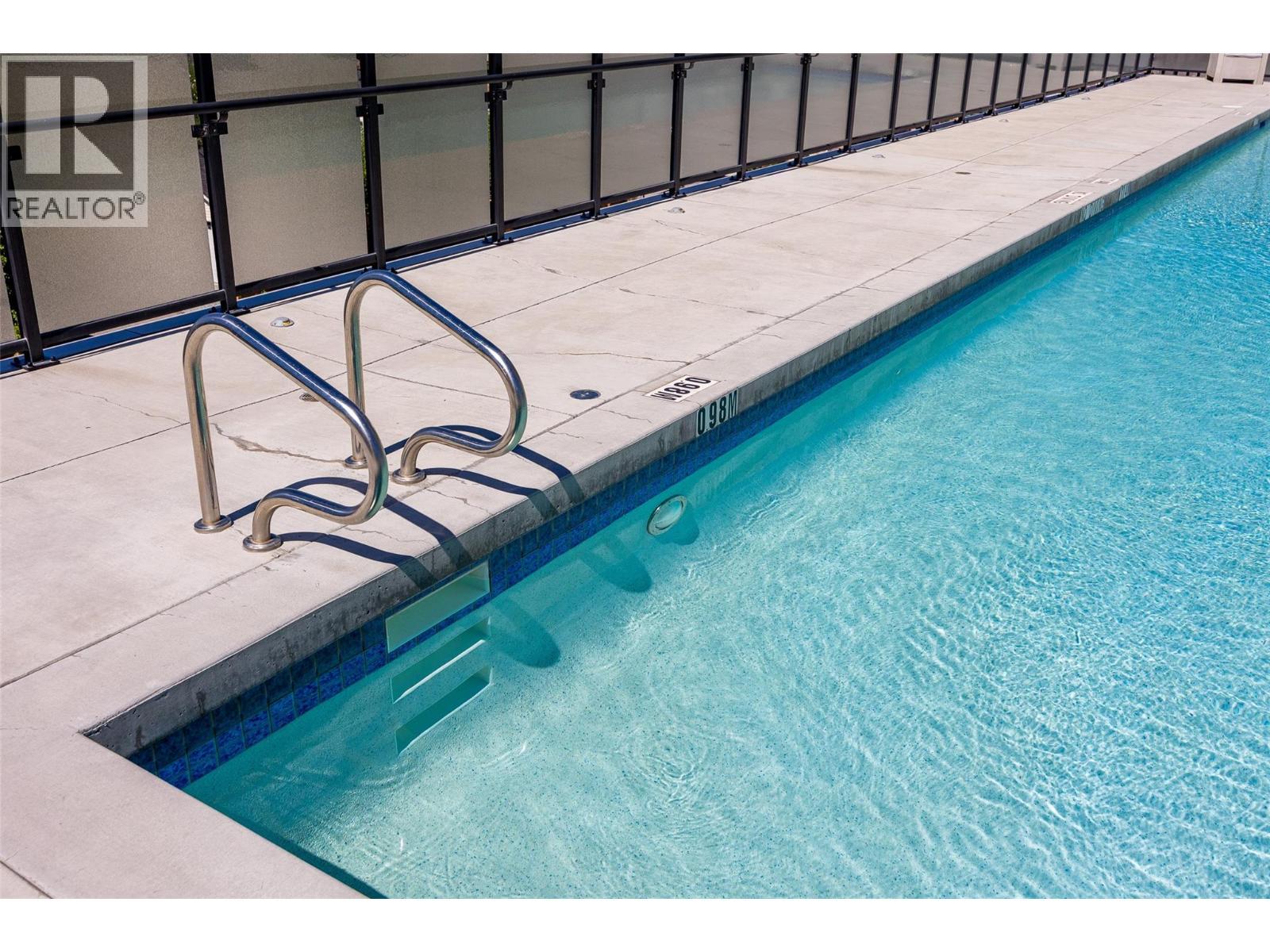 485 Groves Avenue Unit# 505, Kelowna, BC - With In Ground Pool