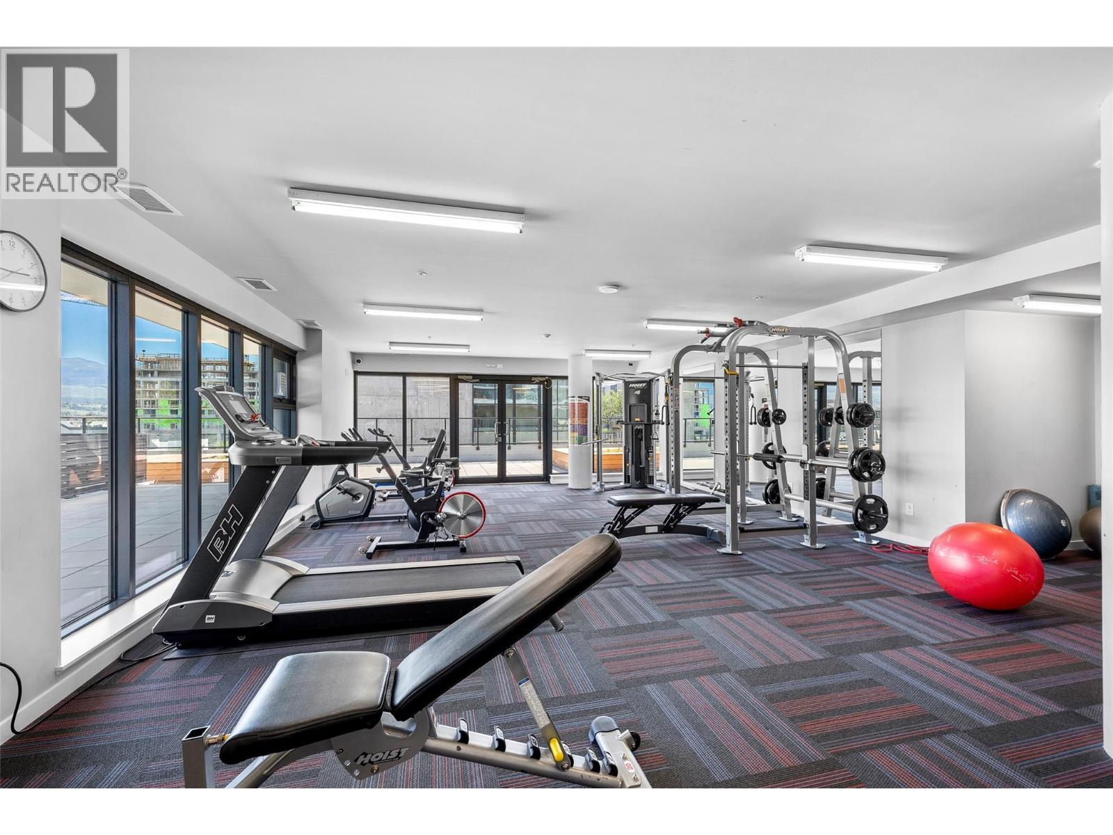 485 Groves Avenue Unit# 505, Kelowna, BC - Indoor Photo Showing Gym Room