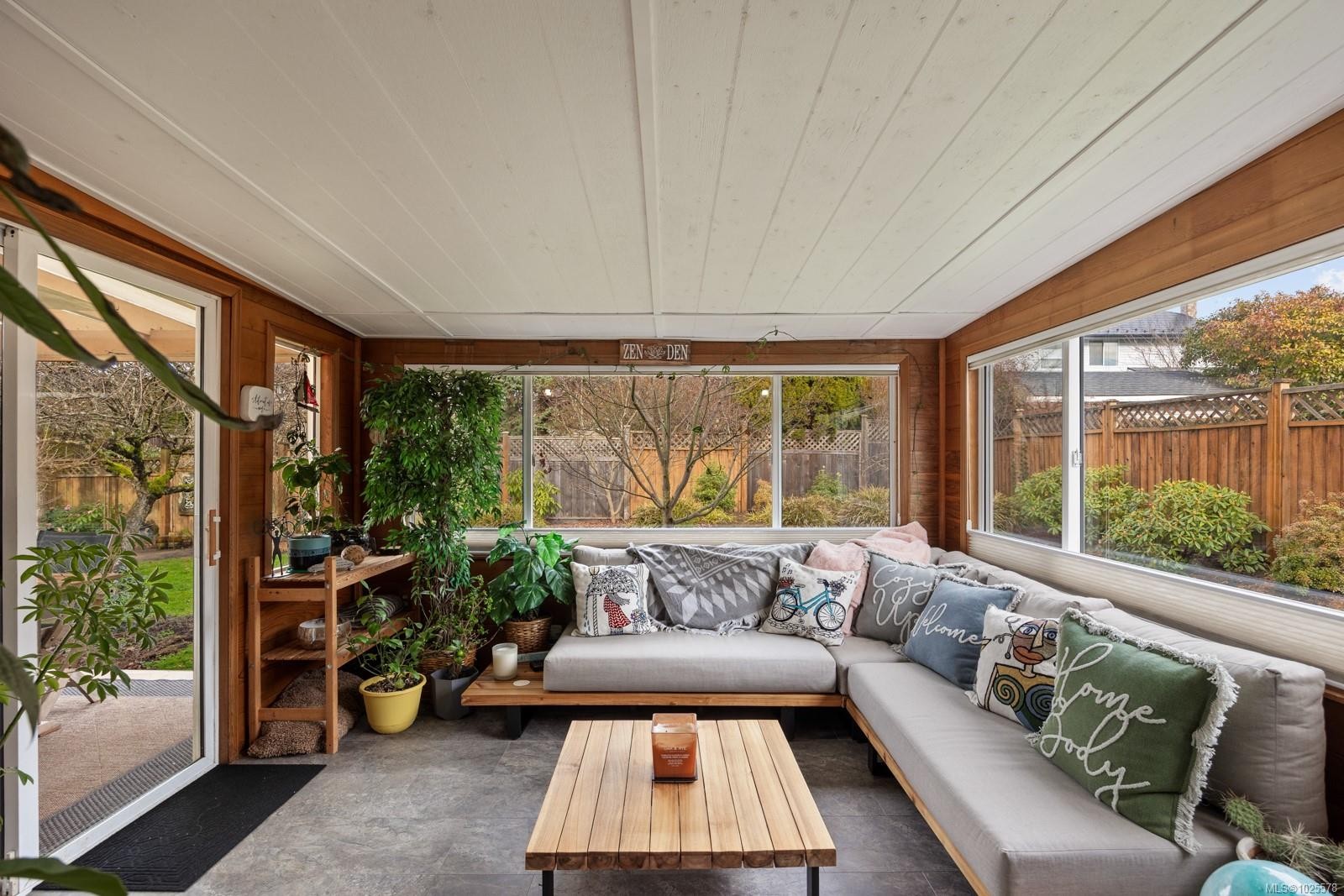 1544 Comox Ave, Comox, BC