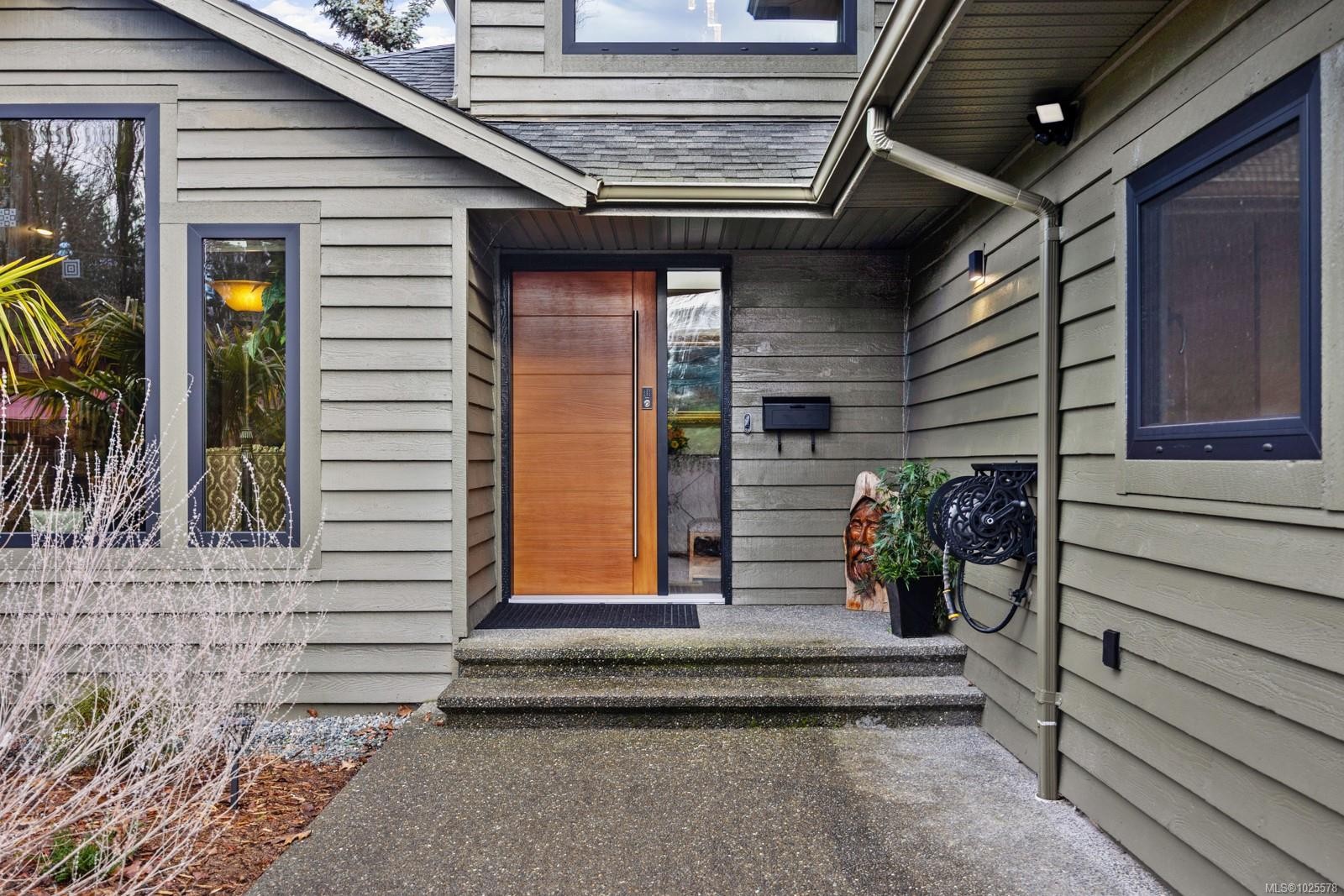 1544 Comox Ave, Comox, BC