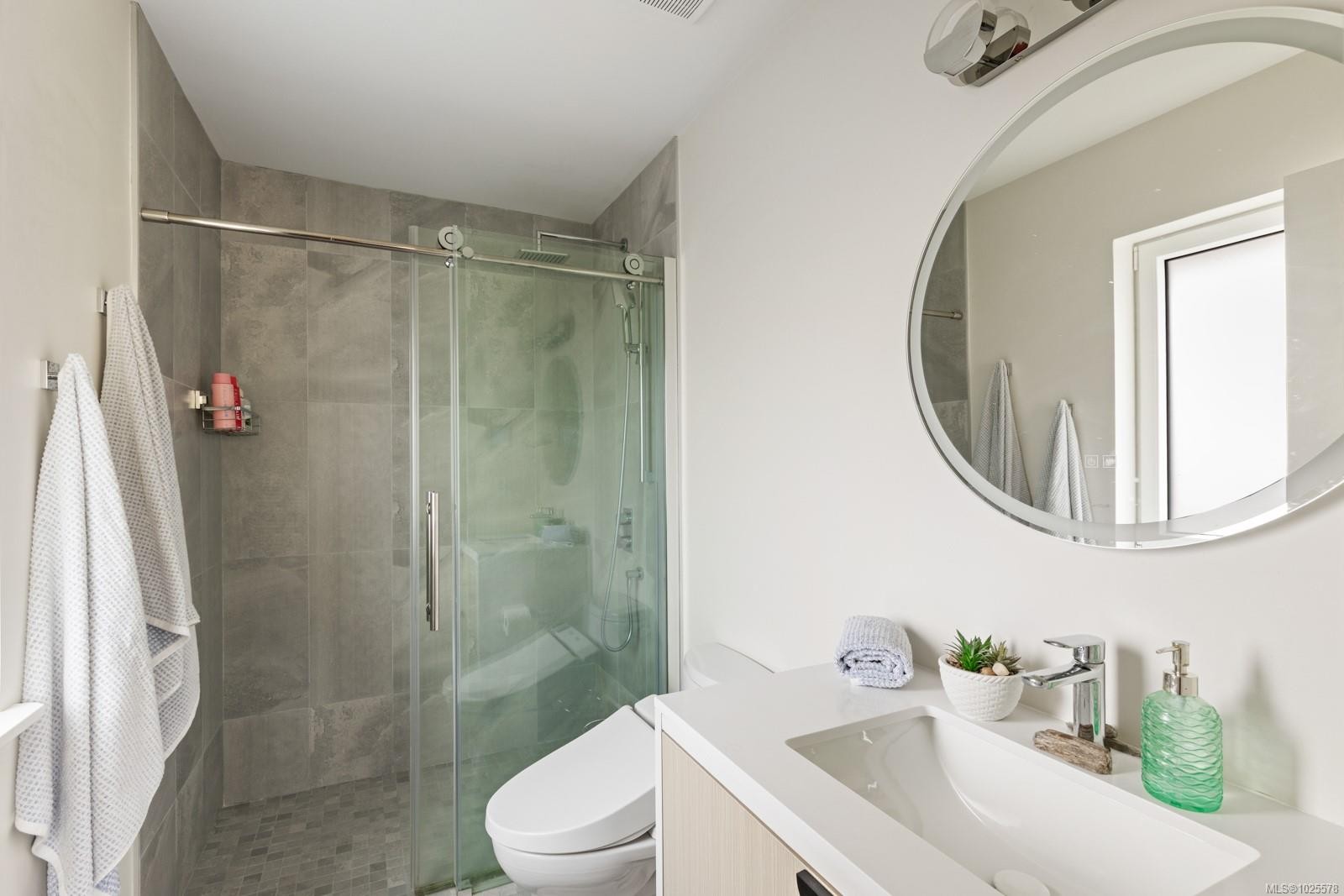 1544 Comox Ave, Comox, BC