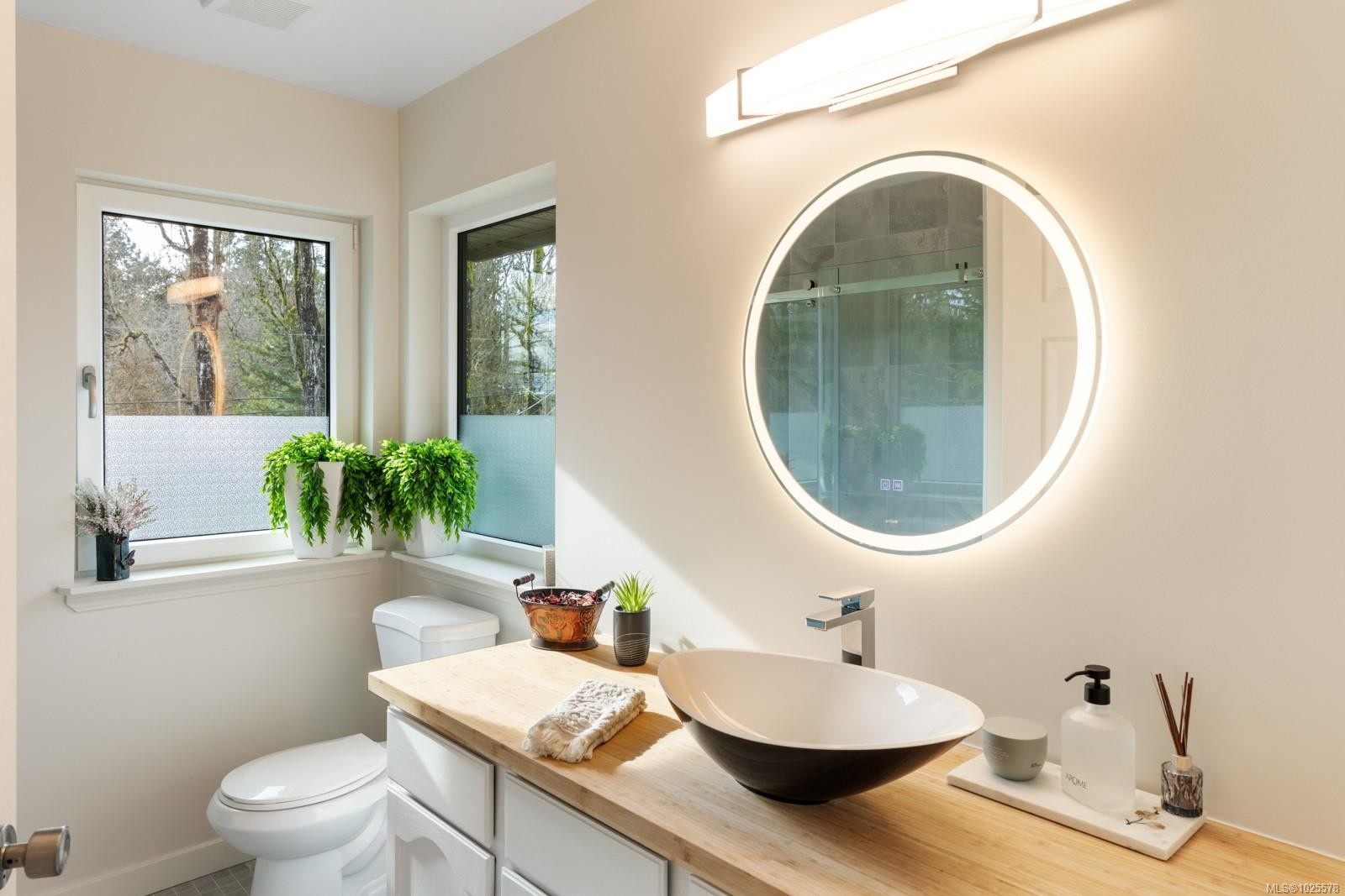 1544 Comox Ave, Comox, BC